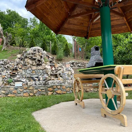 Kuca Mihajlovic アパート *